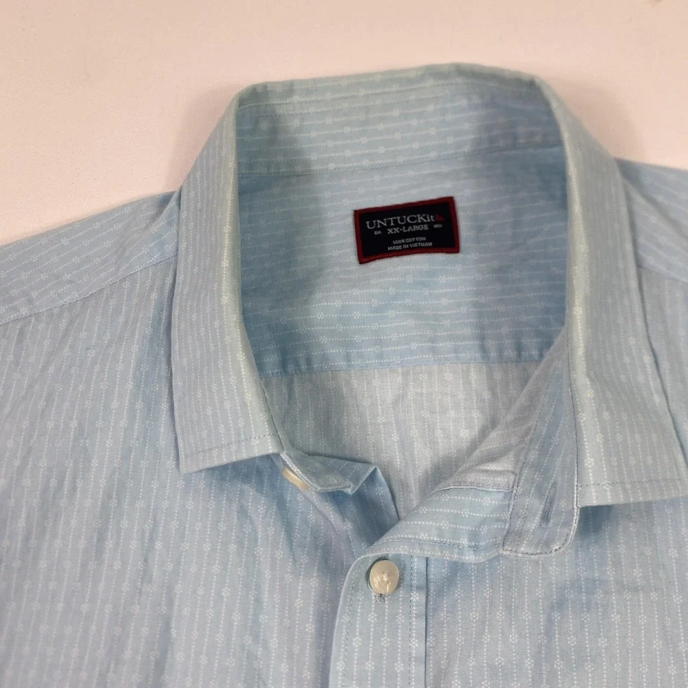UNTUCKit Shirt Mens 2XL Light Blue Pierce Short Sleeve Button Front Pocket Dobby